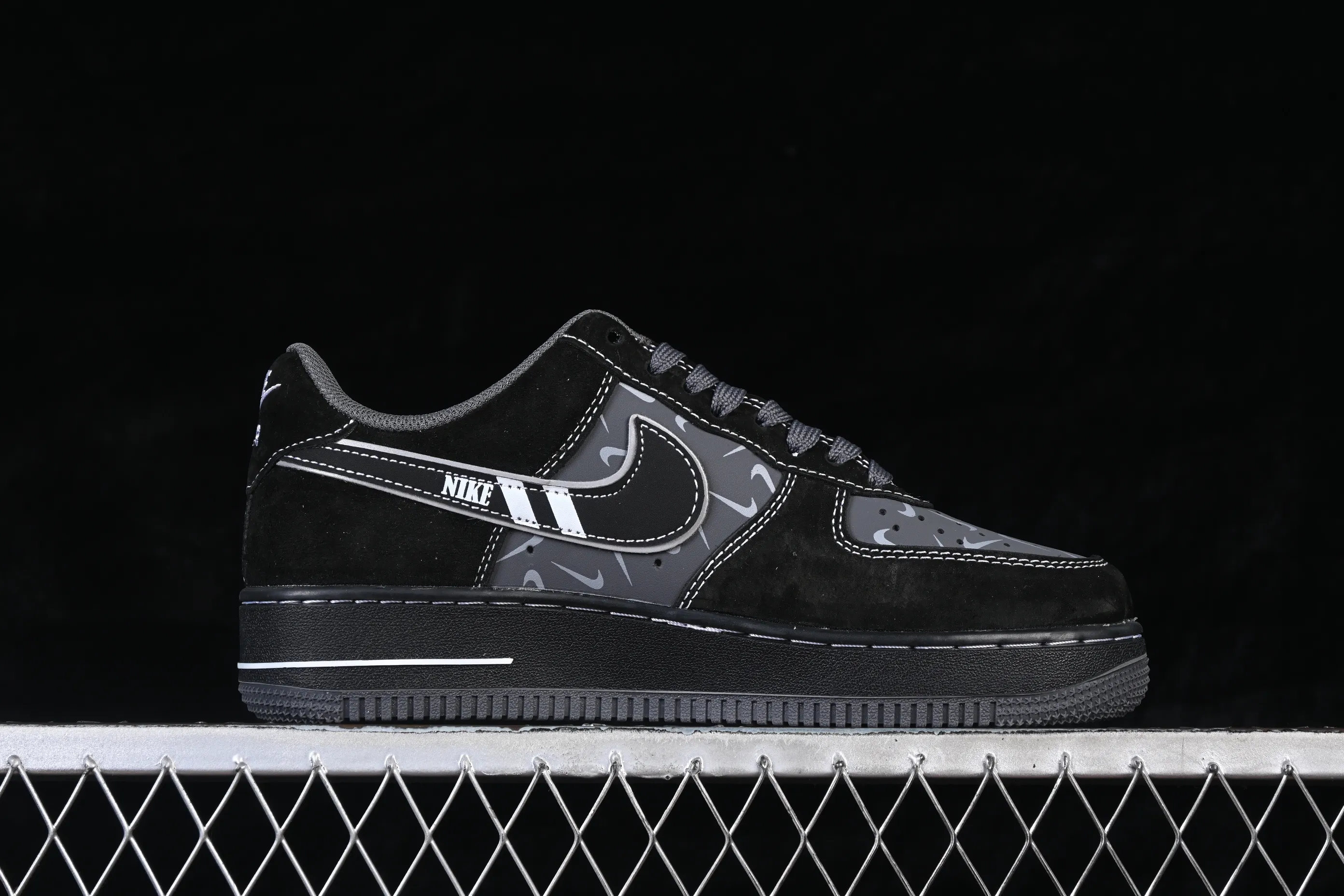 All Categories Nk Air Force 1 Air Force Series Nk Air Force 1 Low Air Force Low Nike Air Force 1'07 Low Black Hook Air Force One Low Casual Shoes DD8585-200